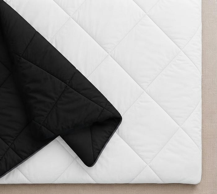 3-Piece Reversible Comforter Bedding Set with 2 Pillowcases, Lightweight Microfiber Construction, Soft Quilted Design for Year-Round Use, Available in Full/Queen & King/California King