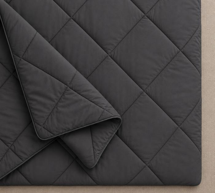 3-Piece Reversible Comforter Bedding Set with 2 Pillowcases, Lightweight Microfiber Construction, Soft Quilted Design for Year-Round Use, Available in Full/Queen & King/California King
