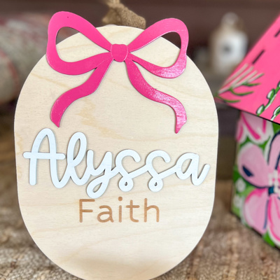 Personalized Girls Name Sign with Acrylic Bow – Custom Wood Bedroom Door Sign – Nursery Decor