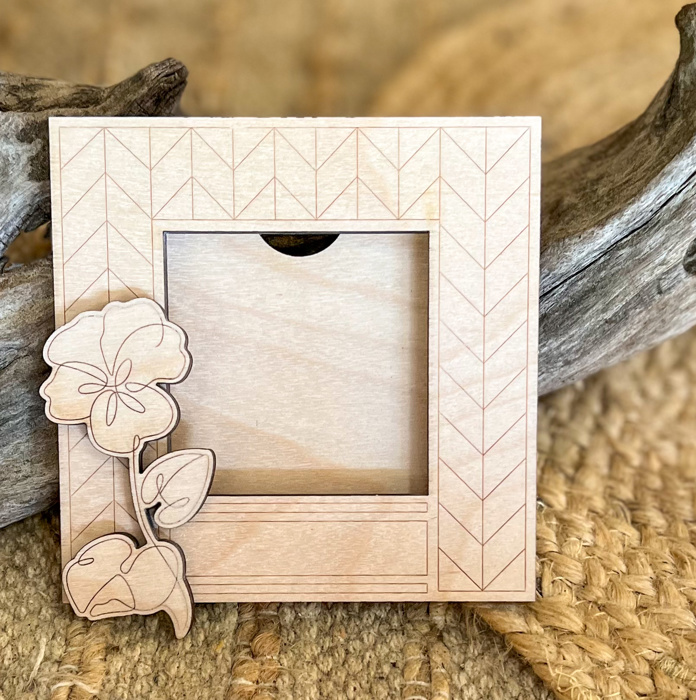 Birth Flower Frame | Personalized Wood Photo Frame | Magnetic or Easel Back