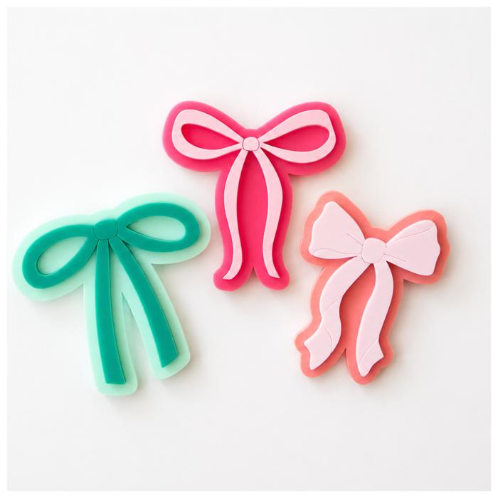 Layered Acrylic Bow Bag Charm for Bogg Style Bags | Preppy Ribbon Bow | Colorful Beach Tote Accessory