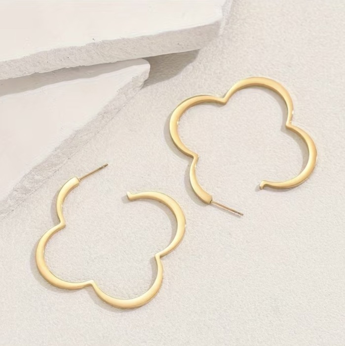 Gold Clover Earrings