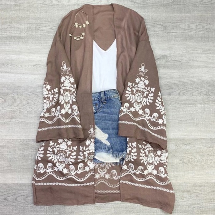 Embroidered Floral Vine Lace Cardigan / Kimonos boho chic Cover-up