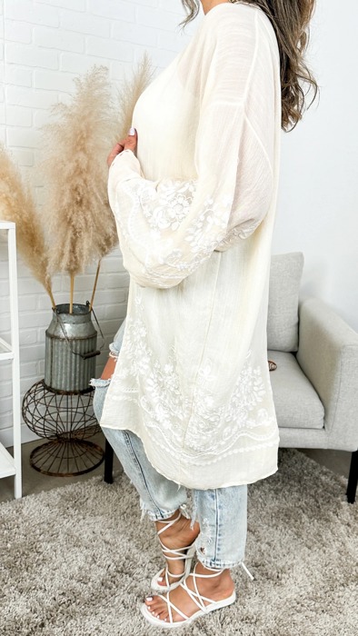 Embroidered Floral Vine Lace Cardigan / Kimonos boho chic Cover-up