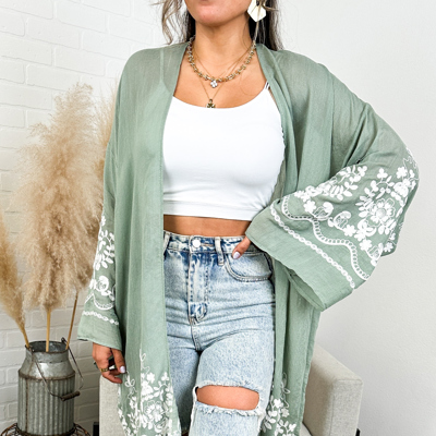 Embroidered Floral Vine Lace Cardigan / Kimonos boho chic Cover-up