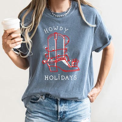 Howdy Holidays Christmas Cowboy Boot Retro Western Style Festive Vintage Comfort Colors Tee