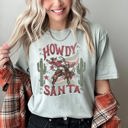XL Bay Light Sage Howdy Santa Cowboy Reindeer Rodeo Desert Cactus Christmas Western Frontier Holiday Vintage Vibe Comfort Colors Tee
