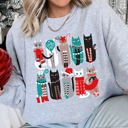 XXL Heather Sport Gray Christmas Cats Festive Feline Artwork For Cat Lovers With Cozy Holiday Spirit Sweatshirt