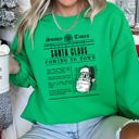 Small Irish Bright Green Santa Claus Is Coming To Town, Retro Newspaper Christmas Edition Vintage Print Sweatshirt