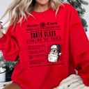 XL Red Santa Claus Is Coming To Town, Retro Newspaper Christmas Edition Vintage Print Sweatshirt
