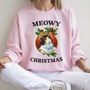 XXL Light Pink Meowy Christmas Retro Cat Illustration With Whimsical Holiday Charm For Festive Cozy Nights Sweatshirt