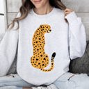  Leopard Heart Spots Valentine's Day Leopard Print Love Pattern Cozy Vintage Style Sweatshirt