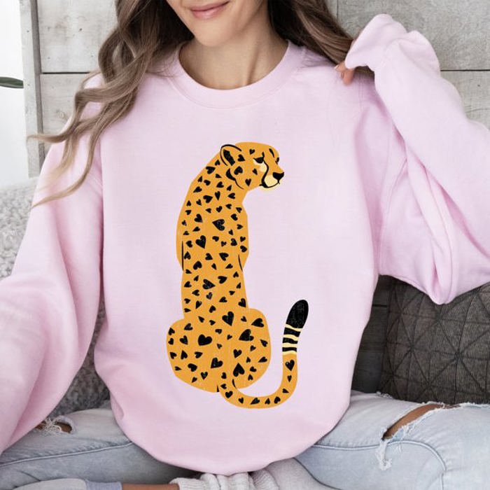 Leopard Heart Spots Valentine's Day Leopard Print Love Pattern Cozy Vintage Style Sweatshirt