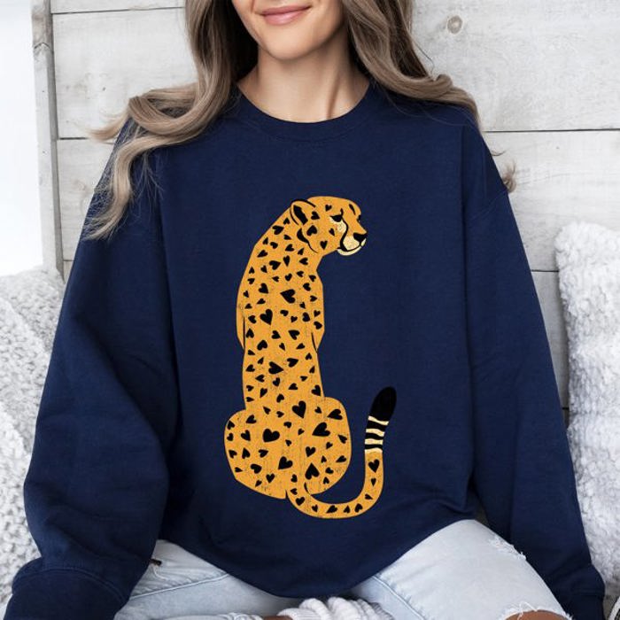 Leopard Heart Spots Valentine's Day Leopard Print Love Pattern Cozy Vintage Style Sweatshirt