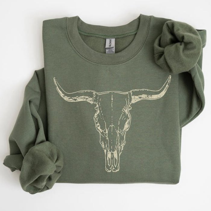 Long Horn, Cow Skull, Rodeo, Cowboy Western Heritage Rustic Vintage Inspired Sweatshirt
