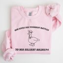 XXL Light Pink Silly Goose Funny Aesthetic Cozy Graphic Playful Quirky Banter Artwork Sweatshirt