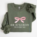 XXXL Military Green She Is Worthy Bible Verse Christmas Bow Pink Proverbs Soft Girl Era Inspirational Sweatshirt