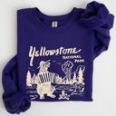XXL Purple Retro Yellowstone National Park Bear Chipmunk Nature Landscape Illustration Sweatshirt