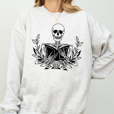 Reading Skeleton Book Lover Retro Literary Cozy Bookish Gothic Illustration Graphic Sweatshirt