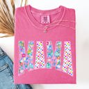  Mama Colorful Floral Patterns Bright Summer Beach Vacation Mood Floral Design Comfort Colors Tee