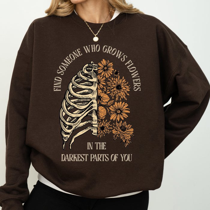 Find Someone Who Grows Flowers Skeleton Cowgirl Floral Western Skeleton Art Design Sweatshirt