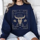  Wild Wild West Skull Cattle Cowboy Cowgirl Western Frontier Legend Saloon Style Sweatshirt