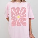 XXL Blossom Light Pink Gorgeous Abstract Flower Boho Floral Design Summer Vibes Garden Festival Nature Inspired Vintage Look Comfort Colors Tee