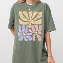 Medium Moss Dark Green Lovely Gorgeous Abstract Flowers Boho Floral Design Summer Vibes Comfort Colors Tee