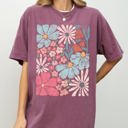  Blossoms Gorgeous Abstract Flowers Boho Floral Design Summer Vibes Gardening Festival Nature Comfort Colors Tee