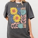 Small Pepper Dark Gray Bold Gorgeous Abstract Flowers Boho Floral Design For Summer Vibes And Garden Festival Nature Comfort Colors Tee