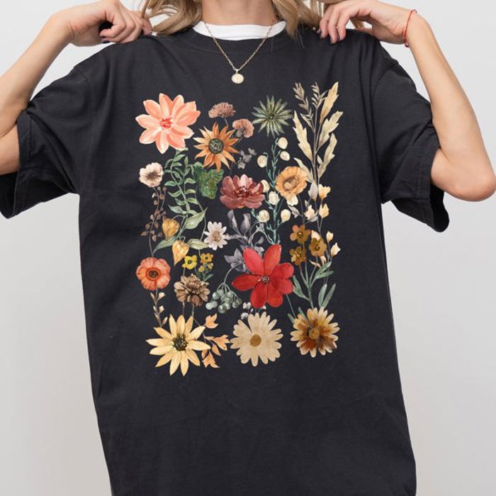 Autumn Pressed Flowers With Botanical Leaves And Rustic Fall Aesthetic For Nature Lovers Comfort Colors Tee