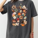 Medium Pepper Dark Gray Autumn Pressed Leaves Beautiful Nature Flowers Botanical Fall Comfort Colors Tee