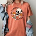 Medium Yam Dead Inside But Spiced Pumpkin Spice Latte Skeleton Halloween Fall Thanksgiving Comfort Colors Tee