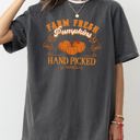 Large Pepper Dark Gray Farm Fresh Pumpkins Hand Picked Retro Farm Country Halloween Thanksgiving Autumn Fall Comfort Colors Tee