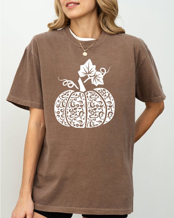 Folk Art Pumpkin Autumnal Festival Thanksgiving Halloween Seasonal Decor Print Comfort Colors Tee