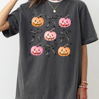 Halloween Cute Pumpkins Bows Jack-O-Lantern Girly Ribbons Coquette Spooky Autumn Fall Thanksgiving Comfort Colors Tee