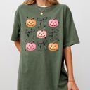 Large Moss Dark Green Halloween Cute Pumpkins Bows Jack-O-Lantern Girly Ribbons Coquette Spooky Autumn Fall Thanksgiving Comfort Colors Tee
