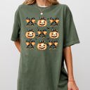 XXL Moss Dark Green Halloween Pumpkins Bows Jack-O-Lantern Girly Ribbons Coquette Spooky Autumn Fall Thanksgiving Comfort Colors Tee