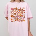 XXL Blossom Light Pink Retro Autumn Flowers Vintage Floral Pattern Autumn Seasonal Thanksgiving Halloween Floral Art Comfort Colors Tee