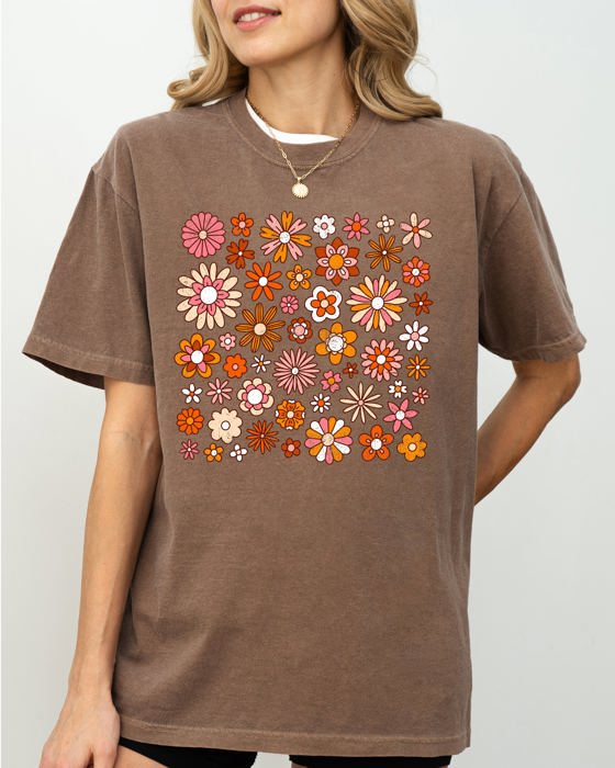 Retro Autumn Flowers Vintage Floral Pattern Autumn Seasonal Thanksgiving Halloween Floral Art Comfort Colors Tee