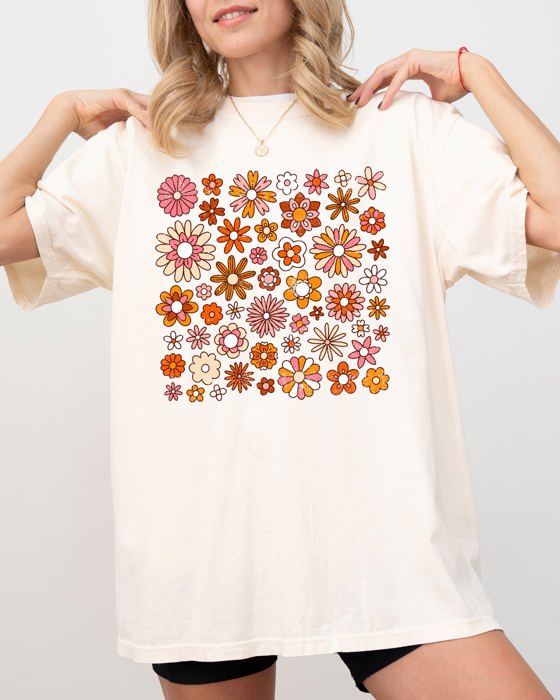 Retro Autumn Flowers Vintage Floral Pattern Autumn Seasonal Thanksgiving Halloween Floral Art Comfort Colors Tee