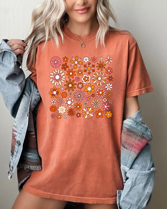 Retro Autumn Flowers Vintage Floral Pattern Autumn Seasonal Thanksgiving Halloween Floral Art Comfort Colors Tee