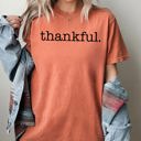  Thankful Minimal Simplicity Autumn Fall Halloween Thanksgiving Comfort Colors Tee