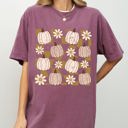  Checkered Pumpkins Daisies Flowers Retro Hippie Halloween Autumn Positivity Comfort Colors Tee