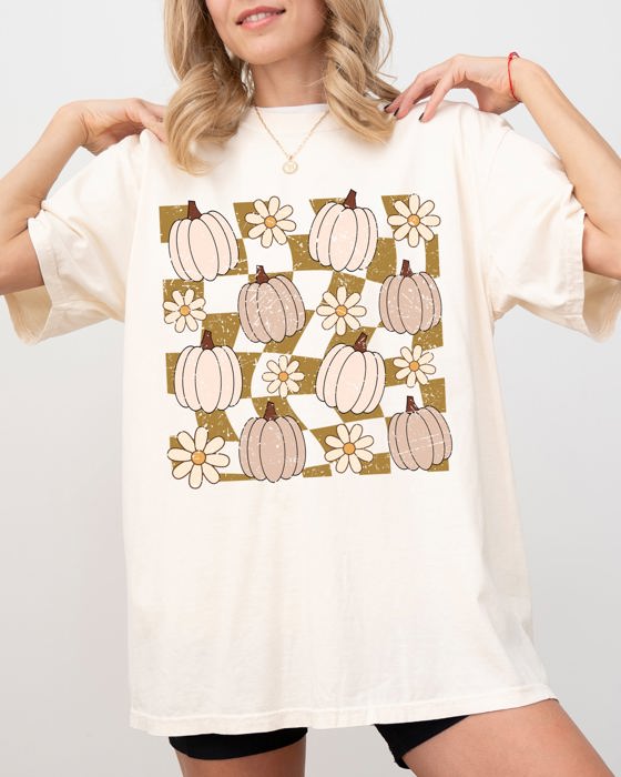 Checkered Pumpkins Daisies Flowers Retro Hippie Halloween Autumn Positivity Comfort Colors Tee