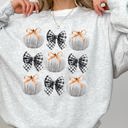 XXXL Ash Light Gray Halloween Ribbons and Pumpkins, Coquette Bows Graphic Sweatshirt