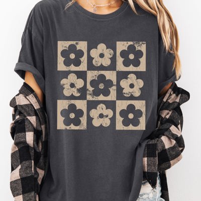 Retro Checkered Flowers Minimalist Vintage Style Graphic Artwork Print Comfort Colors Tee