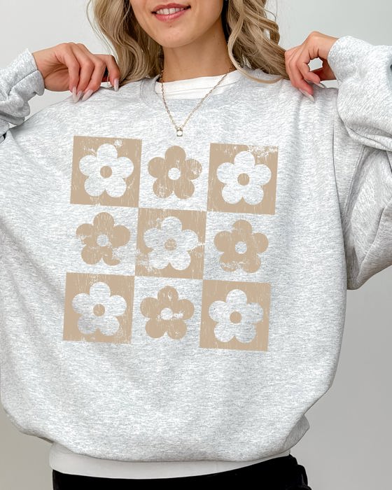 Retro Checkered Flowers Minimalist Vintage Print Artwork Cozy Cotton Blend Sweatshirt