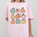 XL Blossom Light Pink Retro Colorful Floral Pumpkins Halloween Jack-O-Lantern Fall Autumn Comfort Colors Tee