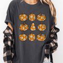  Retro Floral Pumpkins Halloween Jack-O-Lantern Fall Autumn Vibes Comfort Colors Tee